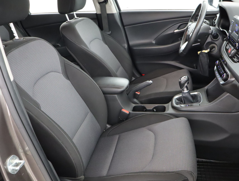 Hyundai i30, 2022