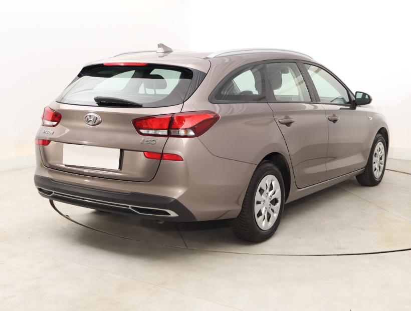 Hyundai i30, 2022