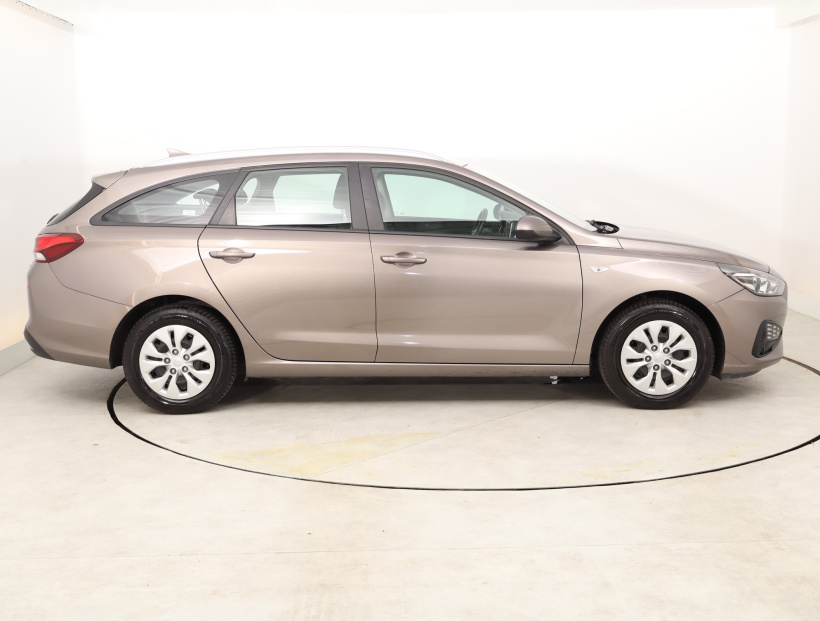 Hyundai i30, 2022