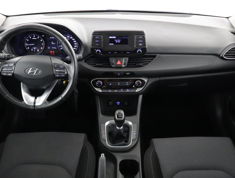 Hyundai i30, 2022