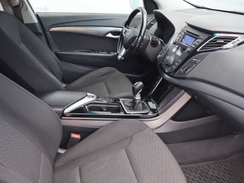 Hyundai i40, 2013