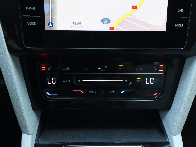 Volkswagen Passat, 2022