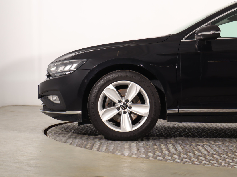 Volkswagen Passat, 2022