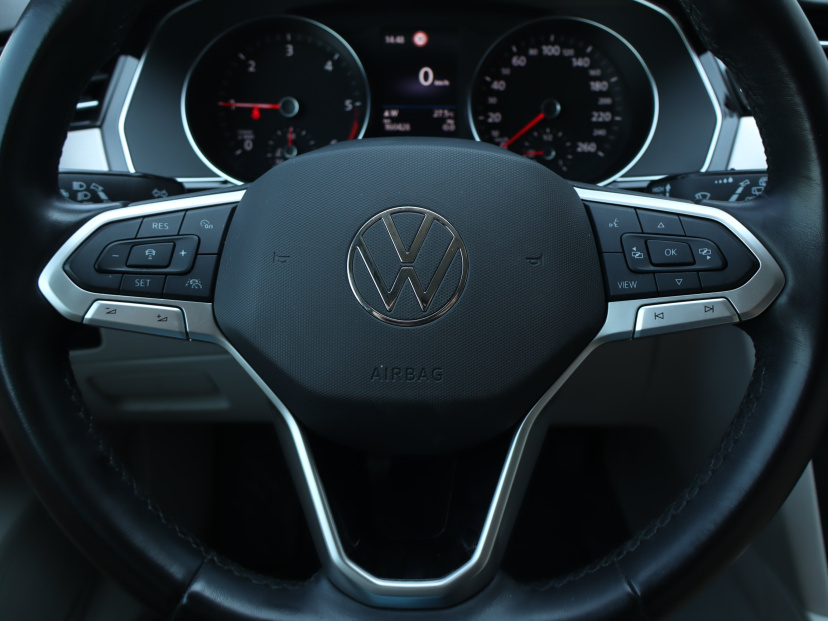 Volkswagen Passat, 2022