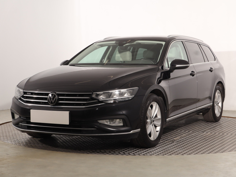 Volkswagen Passat, 2022
