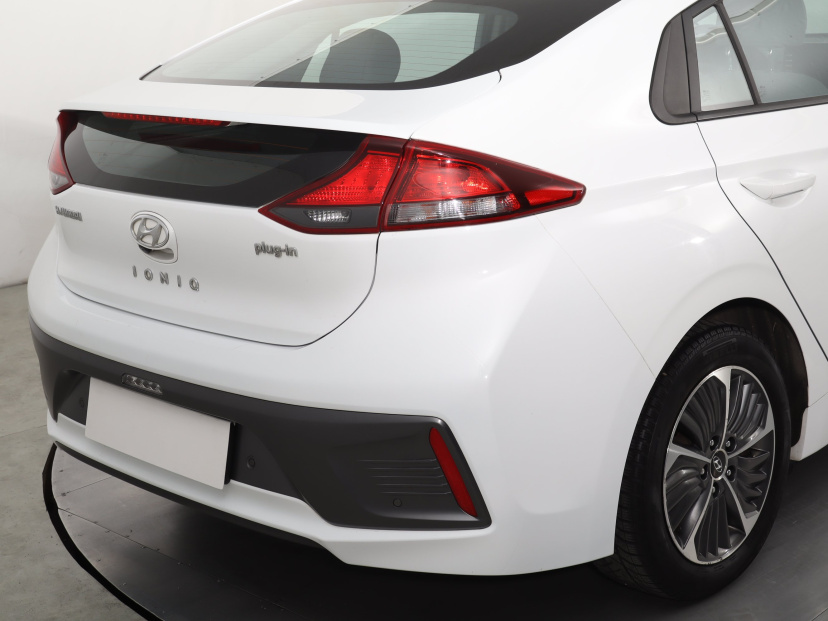 Hyundai Ioniq, 2021