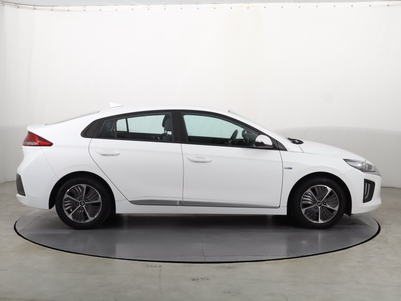 Hyundai Ioniq, 2021
