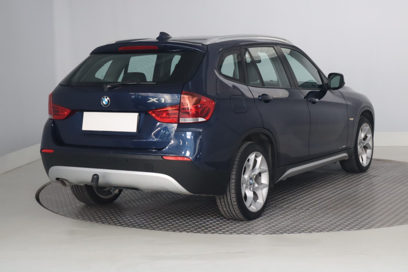 BMW X1, 2011