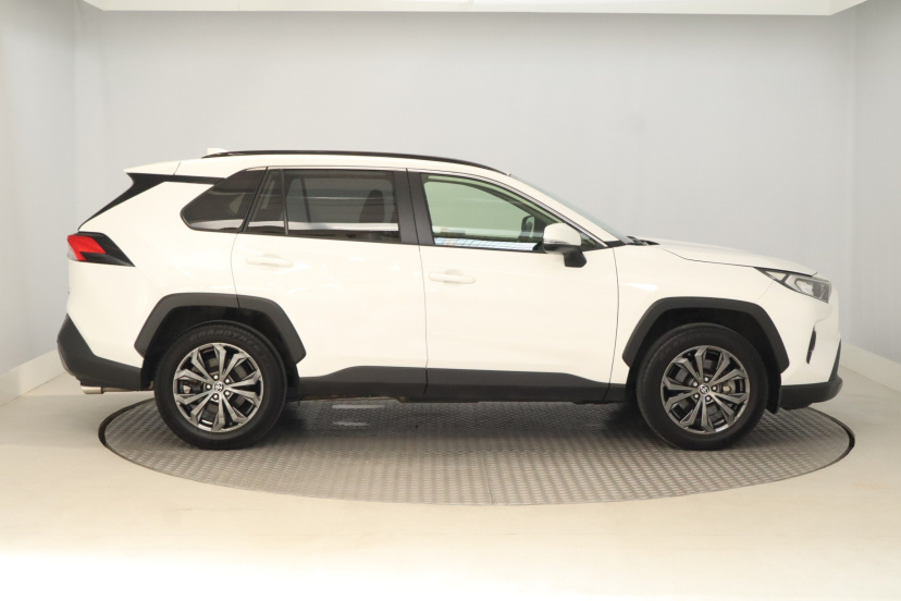 Toyota RAV 4, 2024