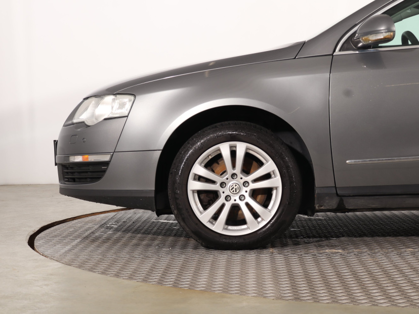 Volkswagen Passat, 2005