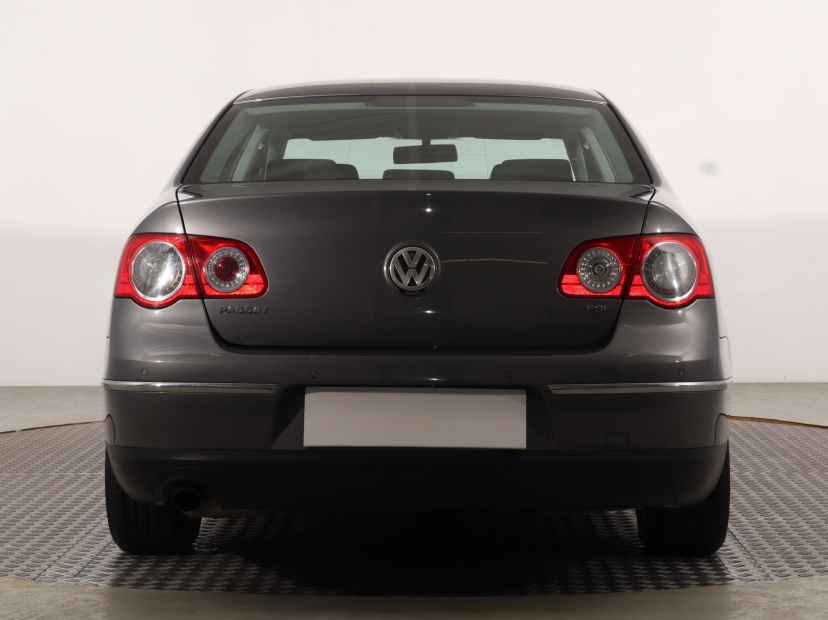 Volkswagen Passat, 2005