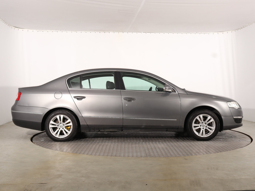 Volkswagen Passat, 2005