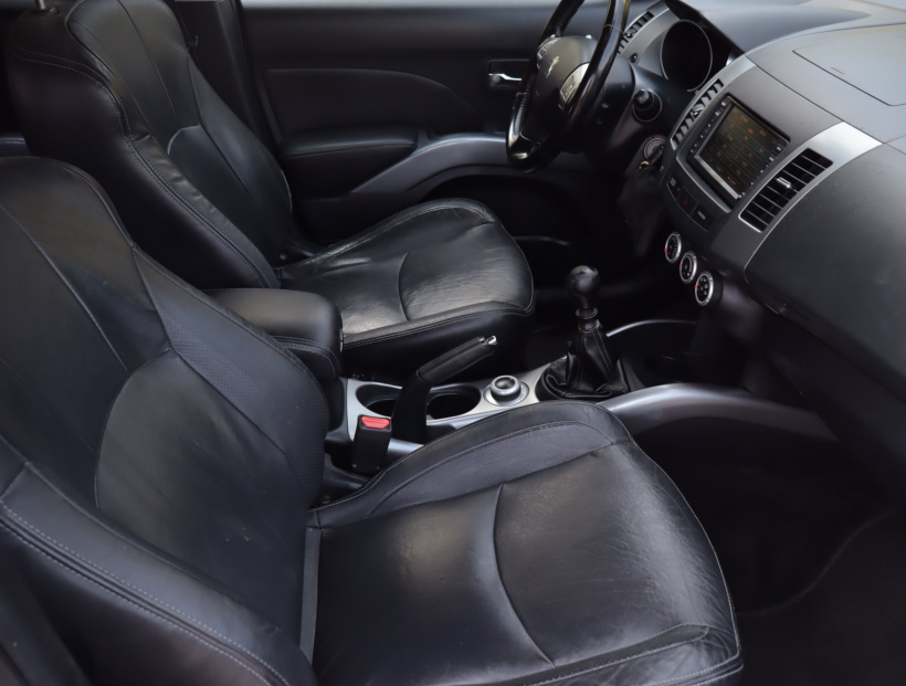 Peugeot 4007, 2008