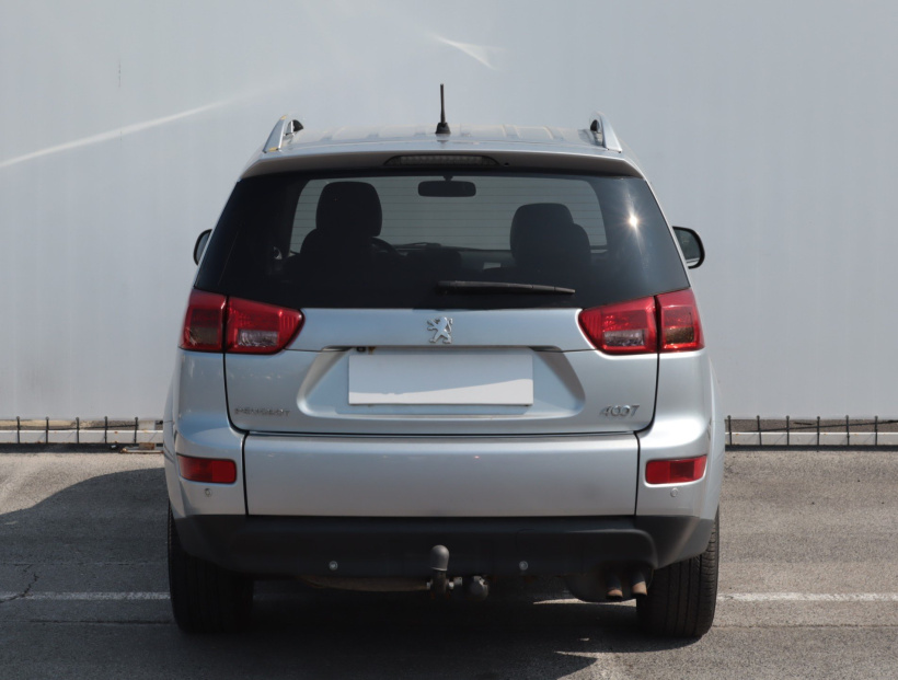 Peugeot 4007, 2008