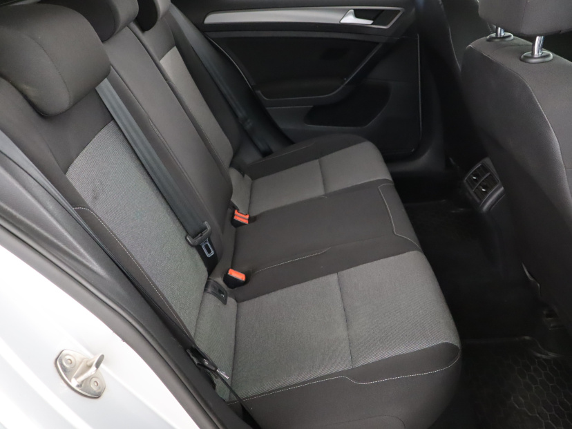 Volkswagen Golf, 2016