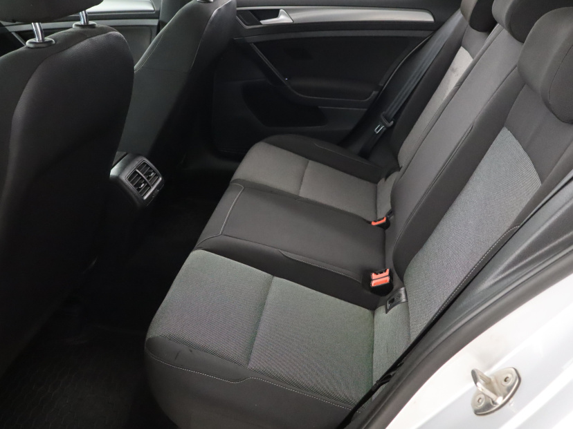 Volkswagen Golf, 2016