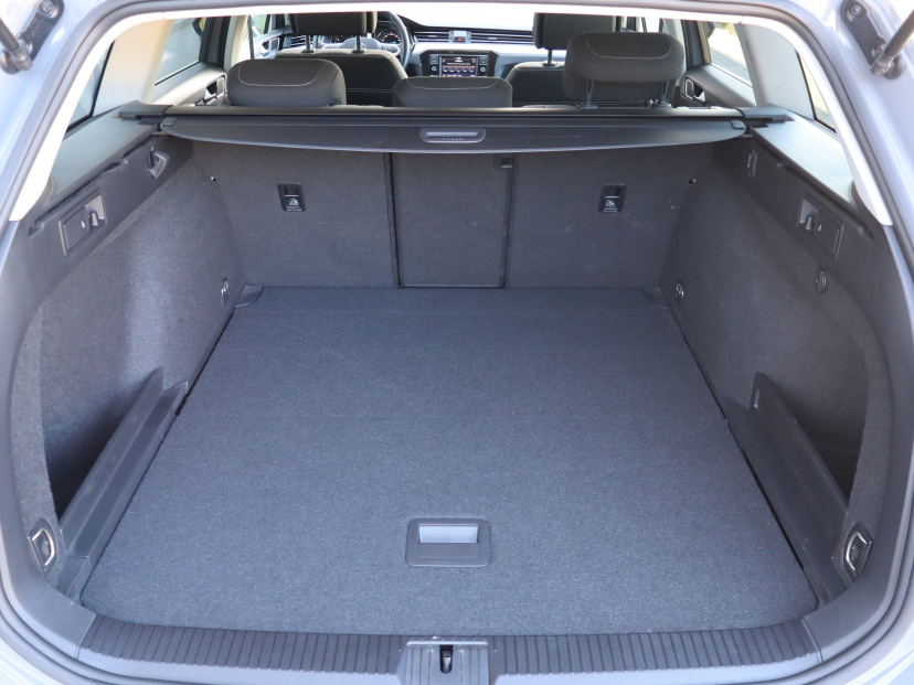 Volkswagen Passat, 2023