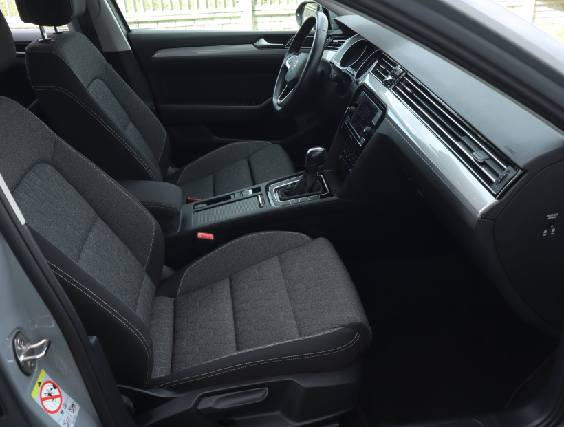 Volkswagen Passat, 2023
