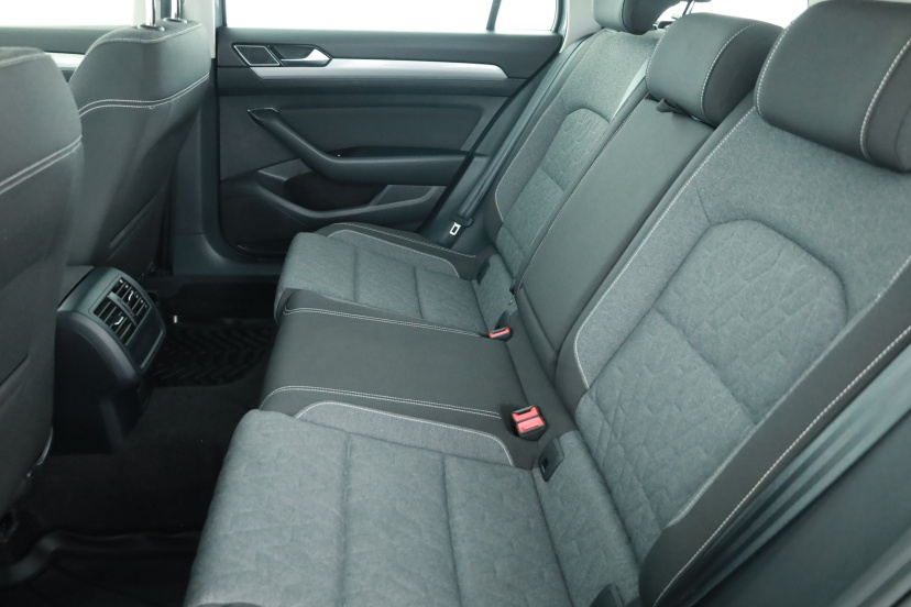 Volkswagen Passat, 2023