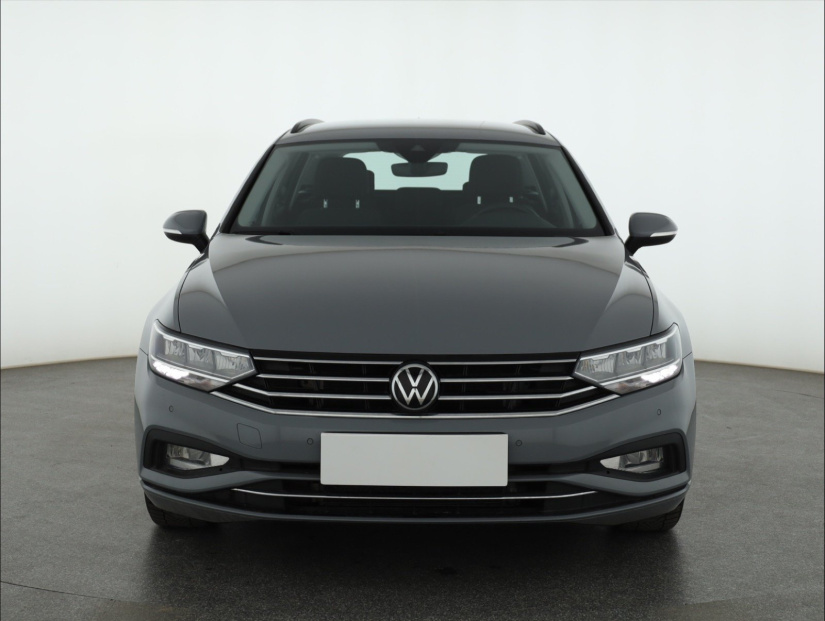 Volkswagen Passat, 2023