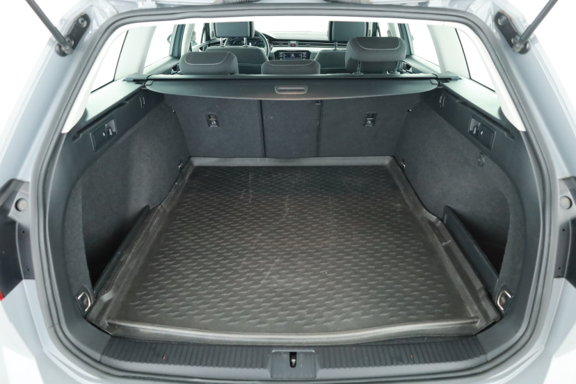 Volkswagen Passat, 2023