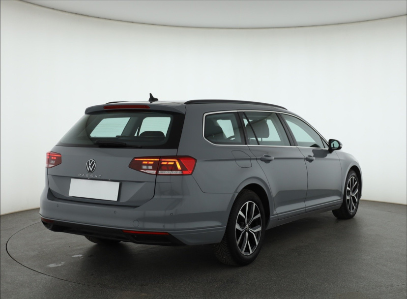 Volkswagen Passat, 2023