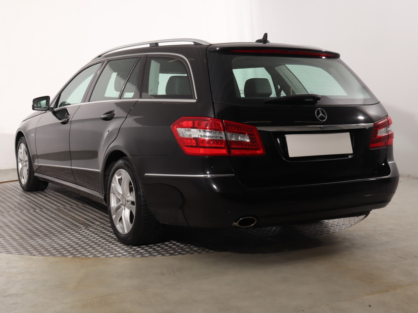 Mercedes-Benz E, 2010
