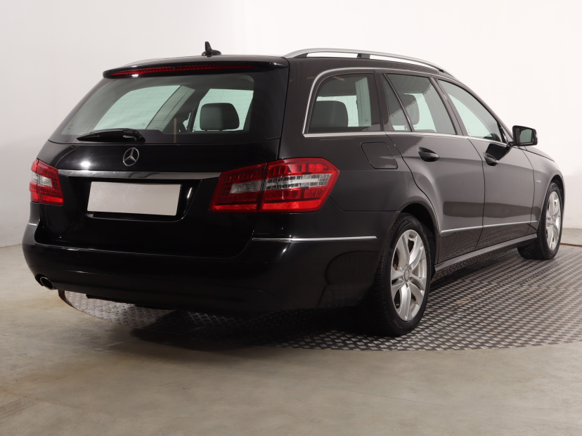 Mercedes-Benz E, 2010
