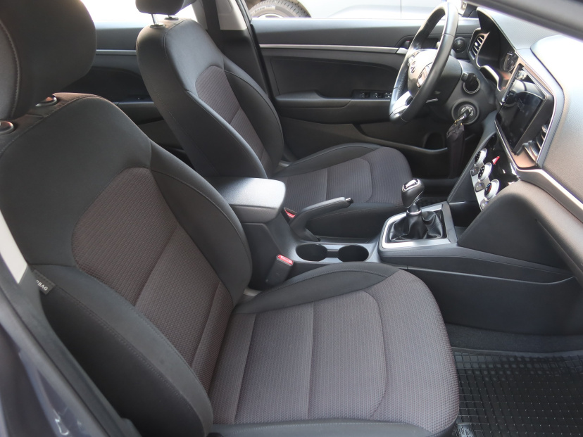 Hyundai Elantra, 2019