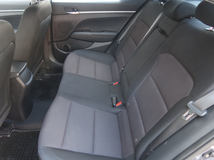 Hyundai Elantra, 2019