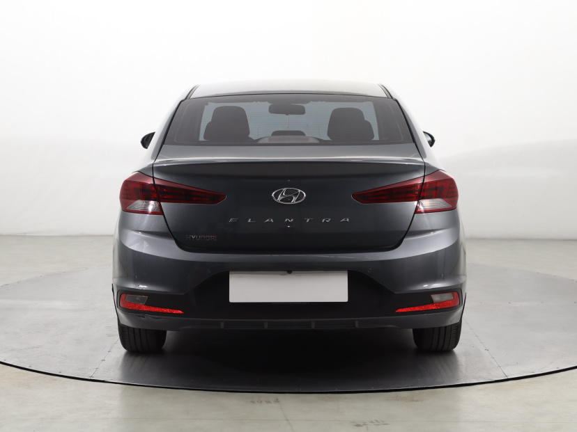 Hyundai Elantra, 2019
