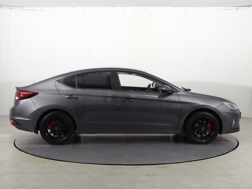 Hyundai Elantra, 2019