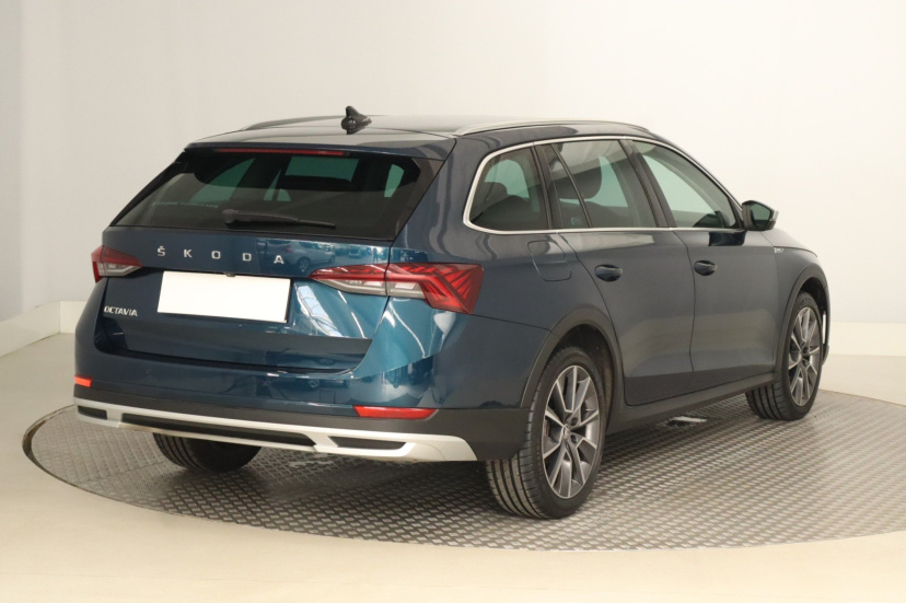 Škoda Octavia Scout, 2021
