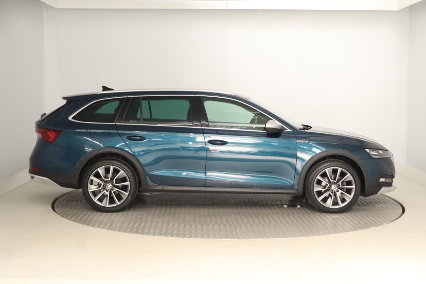 Škoda Octavia Scout, 2021