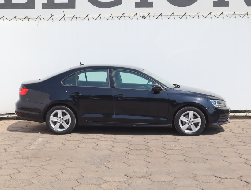 Volkswagen Jetta, 2015