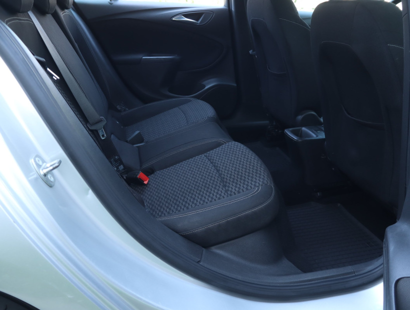 Opel Astra, 2017