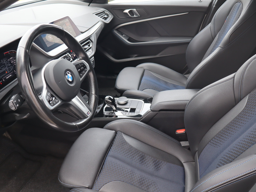 BMW 1, 2023
