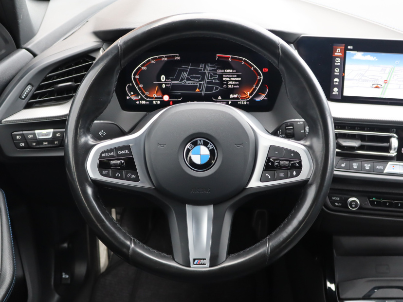 BMW 1, 2023