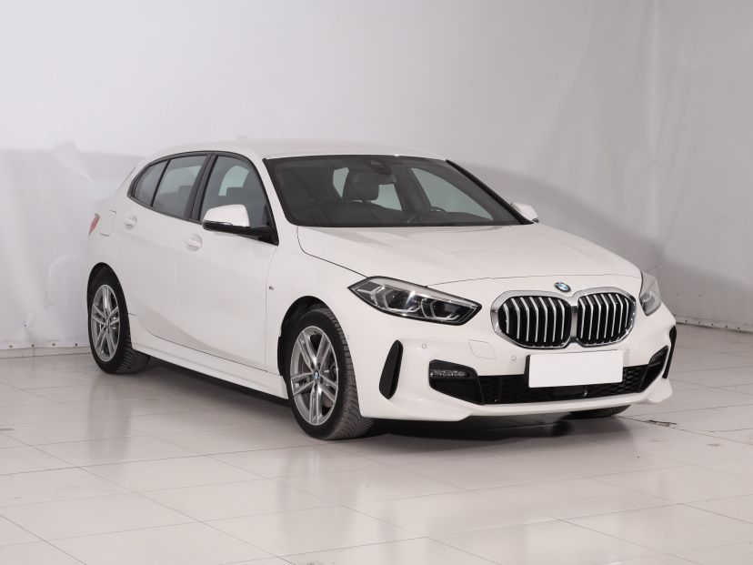 BMW 1, 2023