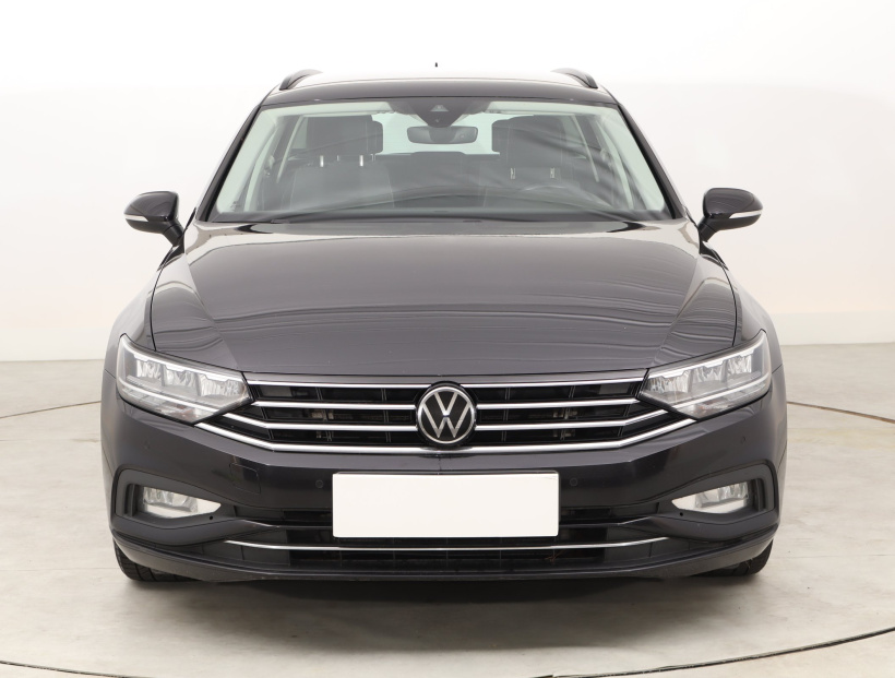 Volkswagen Passat, 2022