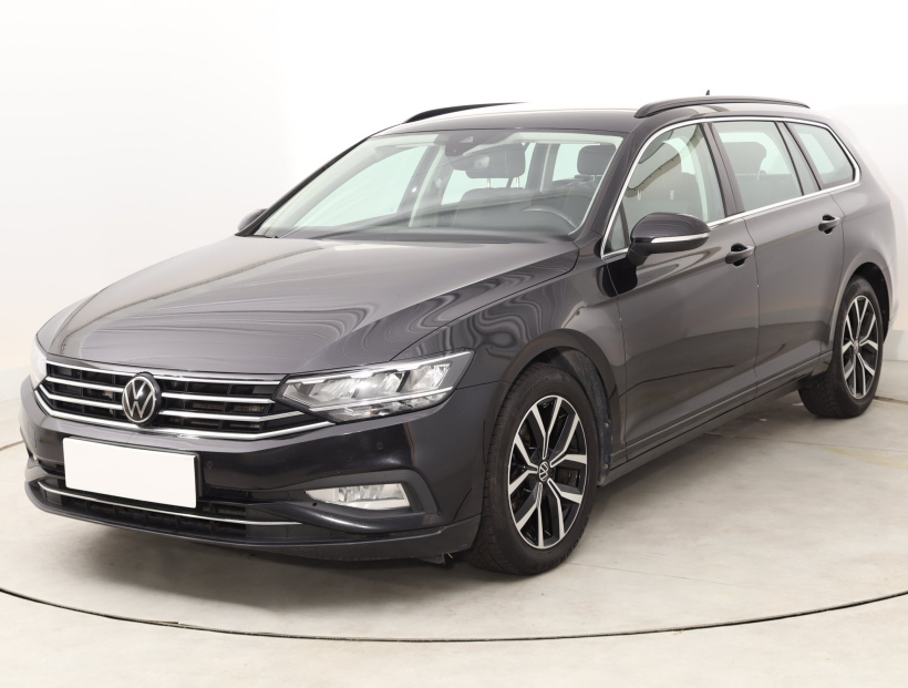Volkswagen Passat, 2022