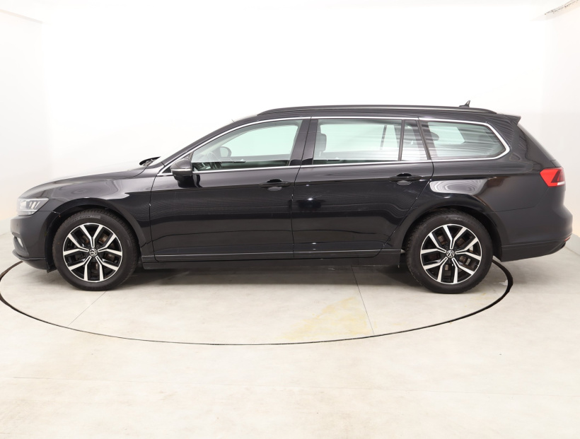 Volkswagen Passat, 2022