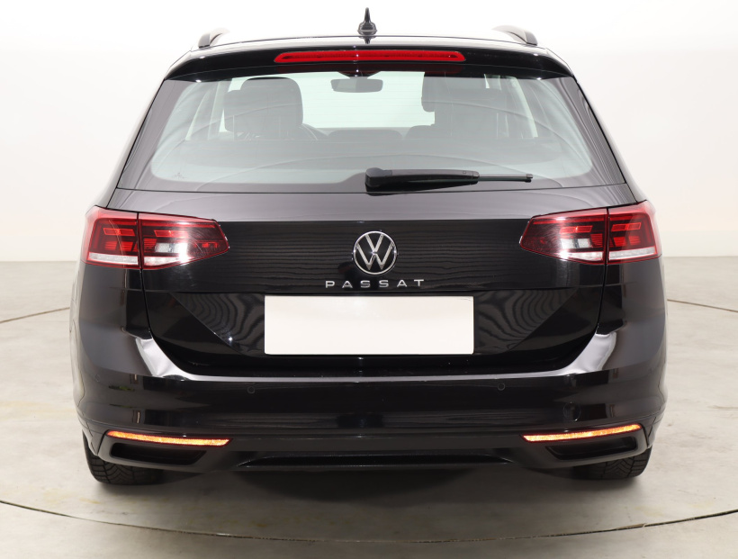 Volkswagen Passat, 2022