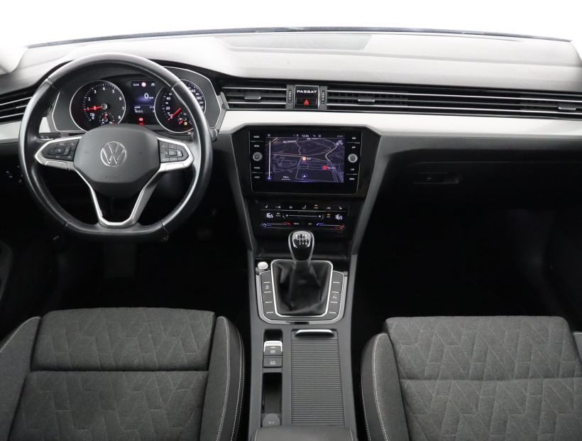 Volkswagen Passat, 2022