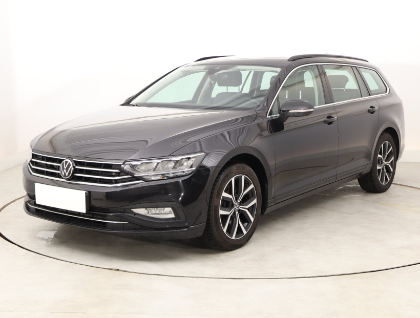 Volkswagen Passat, 2022