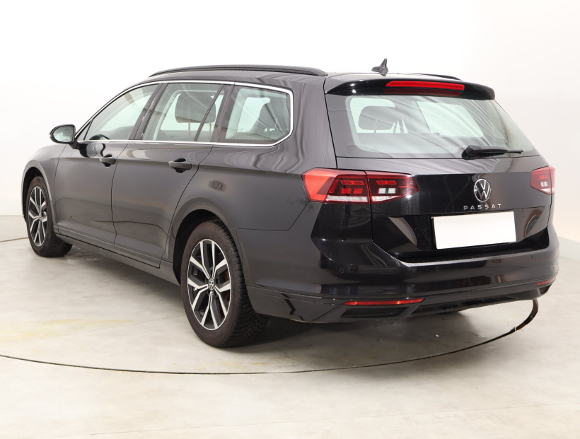 Volkswagen Passat, 2022