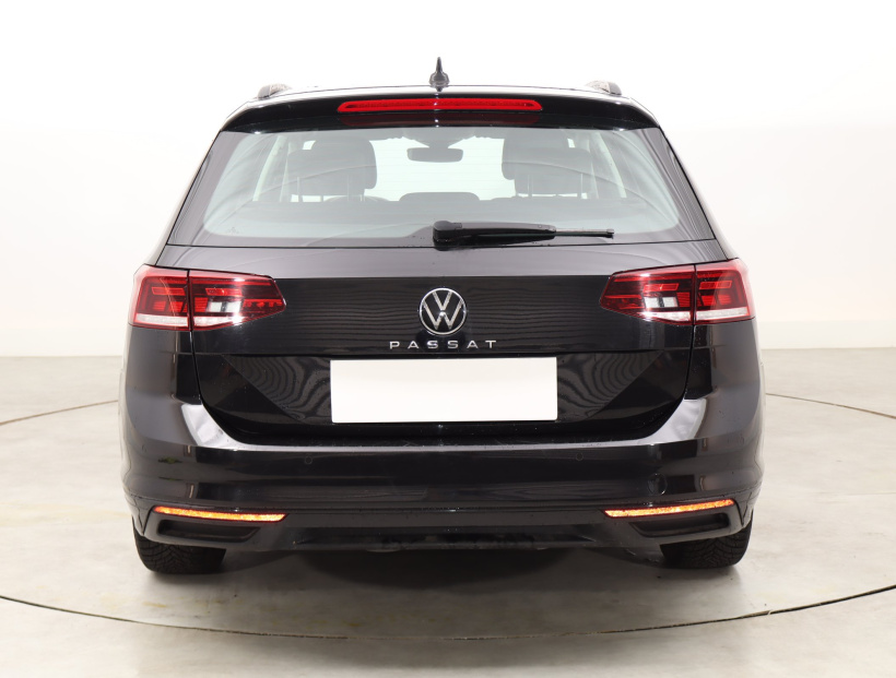 Volkswagen Passat, 2022
