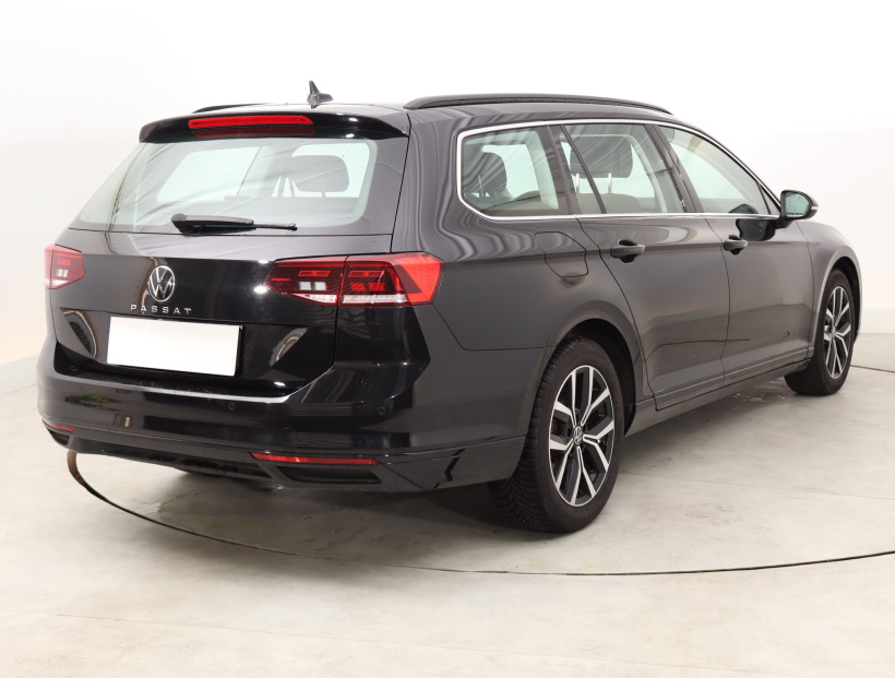 Volkswagen Passat, 2022
