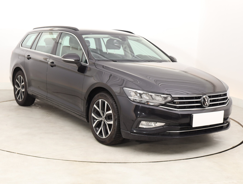 Volkswagen Passat, 2022