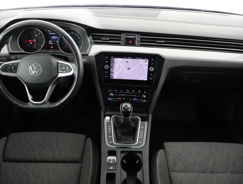 Volkswagen Passat, 2022
